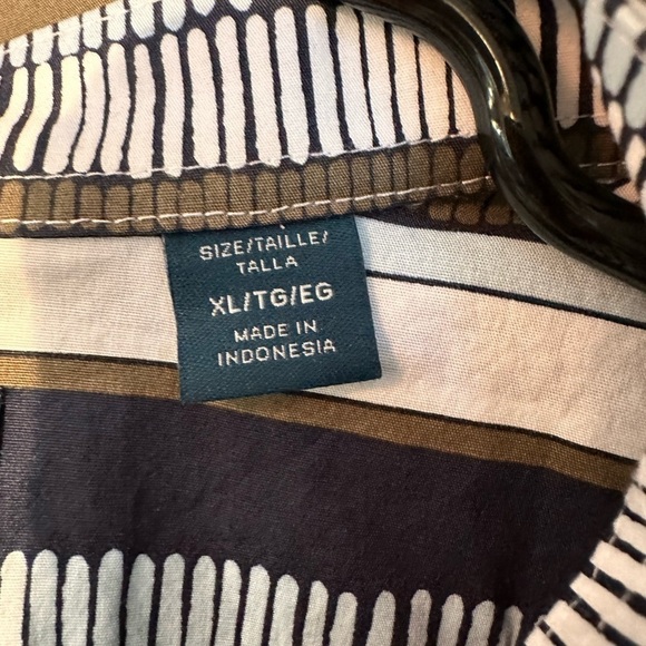 Perry Ellis Funky Fun Striped Short Sleeve Button Down - Like New - Picture 4 of 6